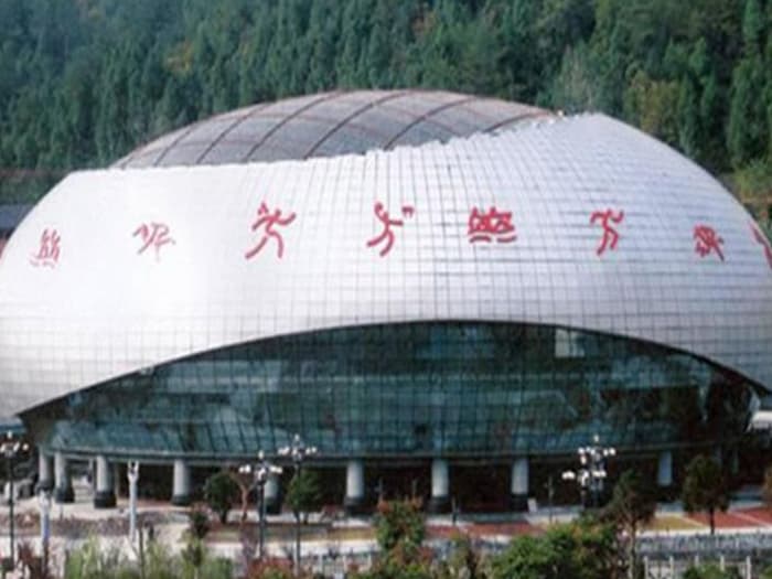 富锦体育中心球形网架加工安装